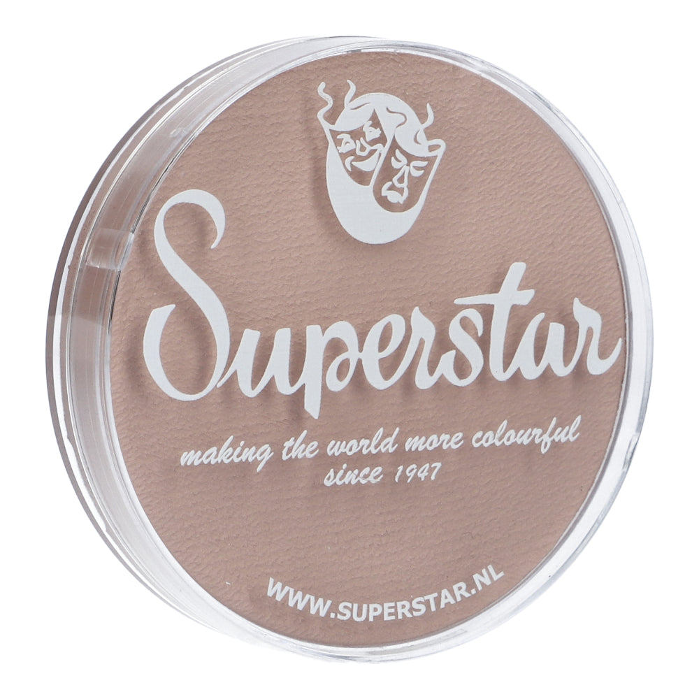 The Infinity Faces Face Paint & Body Paint Aqua Superstar in Shock complexion (16gr) is a light brown, water-based makeup. The lid features the Superstar branding with a theater mask logo, the slogan making the world more colourful since 1947, and website www.superstar.nl. Its cruelty-free for artistic use.